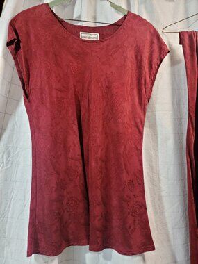 Karin Stevens Petites Skirt and Top Red, Ladies size 8P